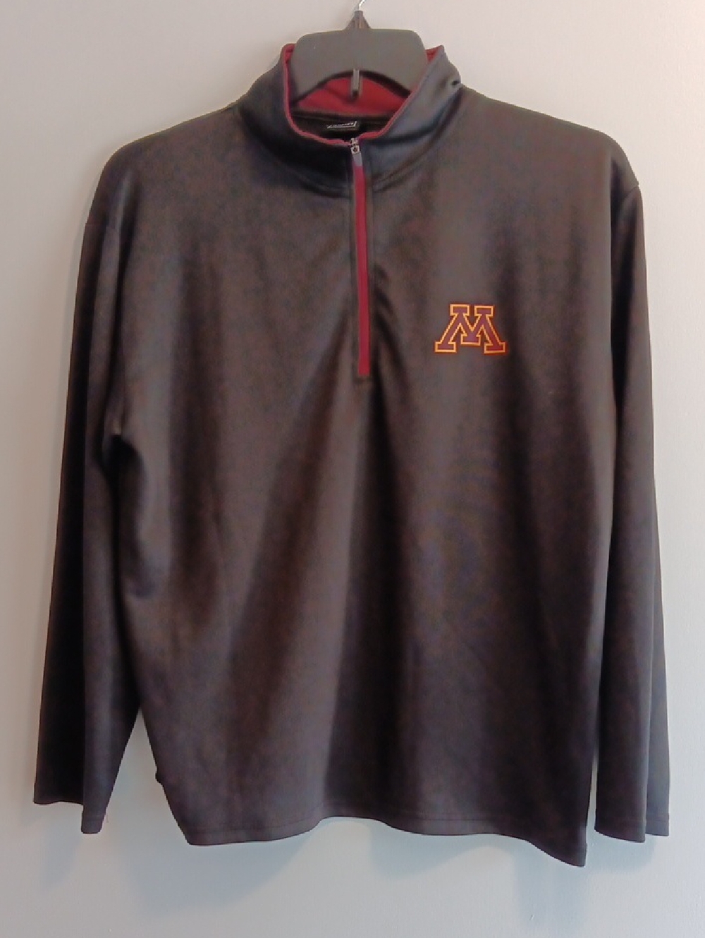 University of Minnesota Men's Large Quarter-Zip Pullover